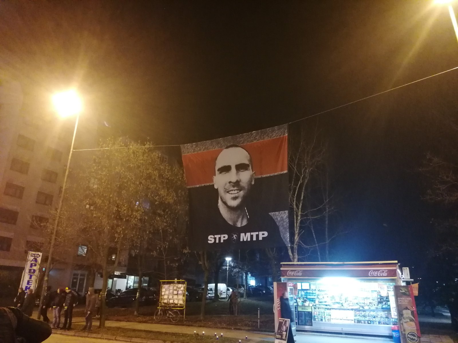 Posljednji pozdrav: Više od 200 baklji zapaljeno u čast Radeta Šimića